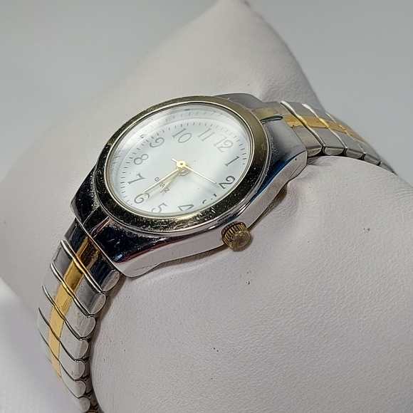 Accutime 2 tone stretch band wrist watch, new battery - Picture 3 of 6